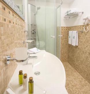 Militari Apartment | Studio One Accommodation Suites