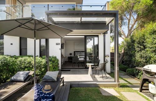 Mount Martha House | Studio One - Luxe Apartment, across from beach, walk to local shops
