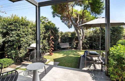 Mount Martha House | Studio One - Luxe Apartment, across from beach, walk to local shops