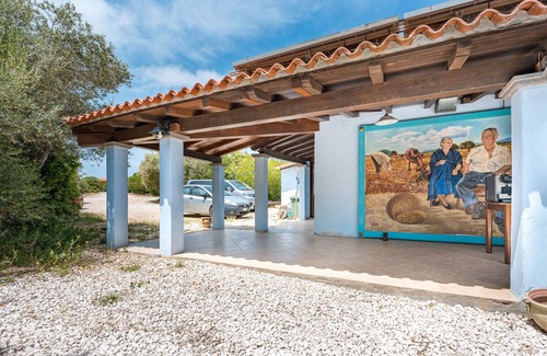 Orosei Apartment | Studio 'Osalla' with Mountain View, Wi-Fi and Air Conditioning