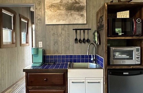 Lund Apartment | Studio overlooking ocean with hot tub and beach access!