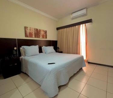 Macae Apartment | Studio pé na areia, vista, internet e ar