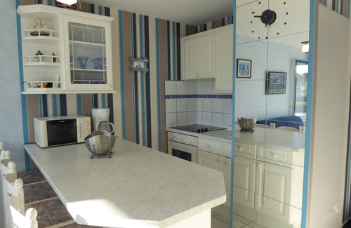 Arzon Apartment | Studio Port du Crouesty residence with swimming pool