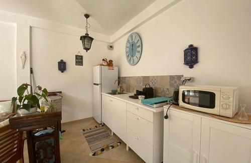 Moncarapacho e Fuseta Apartment | Studio + private terrace, swimming pool, 5 min from the ocean and Ria Formosa