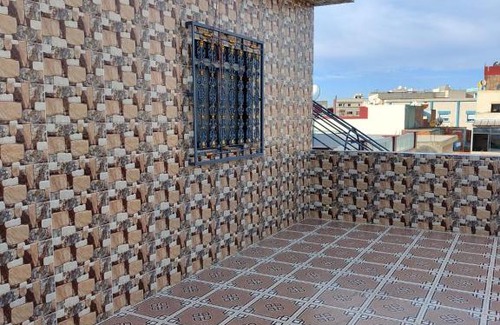 Bni Makada Apartment | STUDIO PROPRETE ET HYGIENE IRREPROCHABLE Proche des bus CTM - 4 em SANS ASCENSEUR FACE TERRASSE