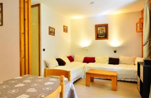 Montchavin Apartment | Studio rénové 4-5 pers. Montchavin, proche pistes et commerces, parking gratuit - FR-1-329-42