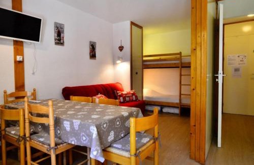 Montchavin Apartment | Studio rénové 4-5 pers. Montchavin, proche pistes et commerces, parking gratuit - FR-1-329-42