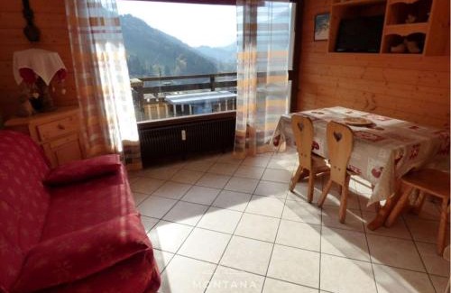 Le Grand-Bornand Apartment | Studio rénové avec cabine - 26m² - 5 pers - Balcon exposé sud - Près skibus et remontées mécaniques - FR-1-458-125