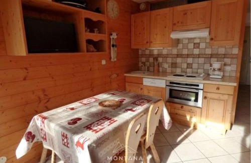 Le Grand-Bornand Apartment | Studio rénové avec cabine - 26m² - 5 pers - Balcon exposé sud - Près skibus et remontées mécaniques - FR-1-458-125