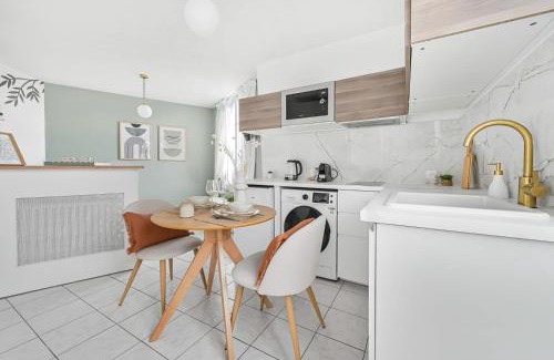 Clichy Apartment | Studio rénové cosy metro Paris 2pers wifi