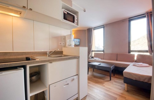 Isola Apartment | Studio Rénové Seulement 50m du Télésiège