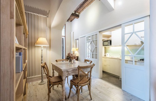 Radicondoli Apartment | Studio "Radicondoli" with Balcony & Wi-Fi