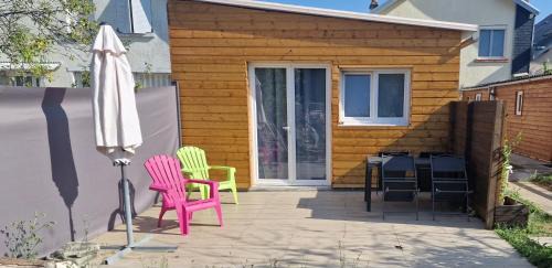 Bourges Apartment | Studio Renard quartier marais, terrasse en rez de jardin, matelas confort