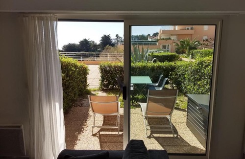 Le Trayas Apartment | STUDIO REZ DE JARDIN CAP NEREE