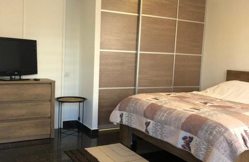 Sector 1 Bed & Breakfast | Studio