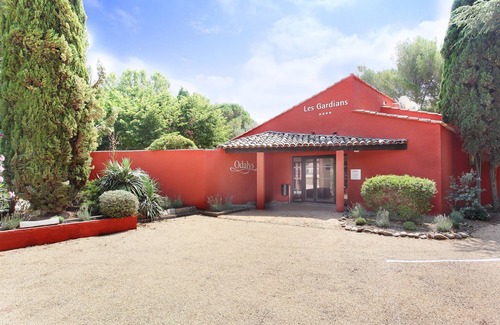 Arles Apartment | Studio Rustic | Accès Piscine Saisonnière