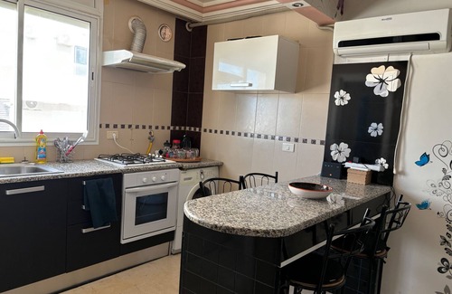 Eastern Khezama Apartment | Studio Sleeps 2 with Balcony & Free Parking