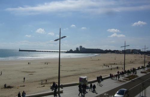 Les Sables d'Olonne Apartment | Studio spacieux face à la mer, proche commerces, tout équipé - FR-1-197-265