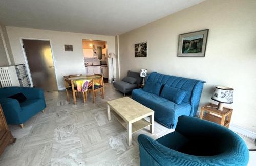 Les Sables d'Olonne Apartment | Studio spacieux face à la mer, proche commerces, tout équipé - FR-1-197-265