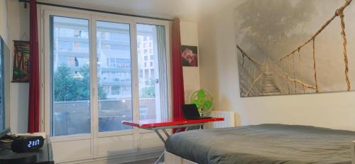 Porte de la Chapelle Apartment | Studio sur le métro 12 pour Montmartre