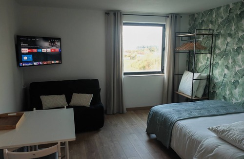 Jaunay-Marigny Apartment | Studio Tout Confort, 8min à Pied du Futuroscope
