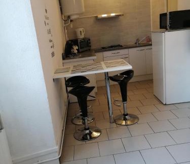 Aubenas Apartment | Studio tout équipé avec internet
