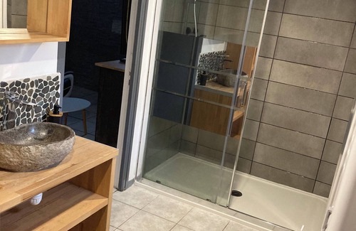 Frouard Apartment | Studio, Tout Équipé Neuf Avec Terrasse, rue Calme à 8 km de Nancy