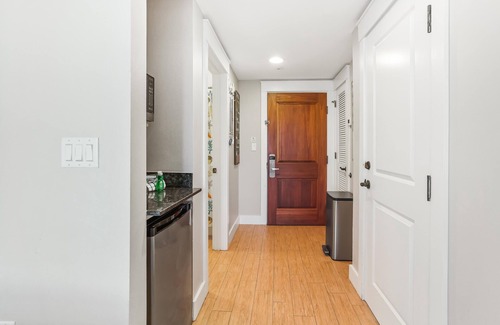 Baytowne Wharf Condo | Studio Unit ~ Bayside Gated Resort ~ Kitchenette