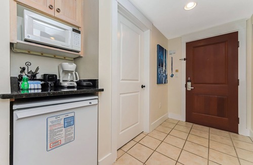 Baytowne Wharf House | Studio Unit ~ Kitchenette ~ Bayside Resort ~ Resort Pool