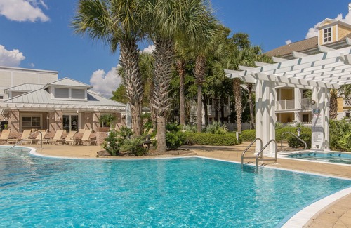 Baytowne Wharf House | Studio Unit ~ Kitchenette ~ Bayside Resort ~ Resort Pool
