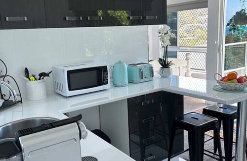 Airlie Beach Condo | Studio Unit with ocean views private home