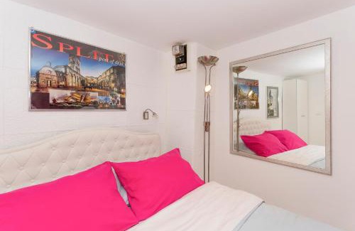 Split Apartment | Studio Varos