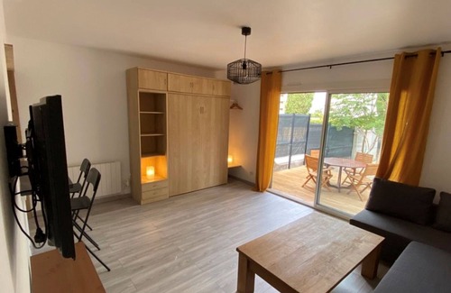 Martigues Apartment | Studio Voltaire downtown Martigues