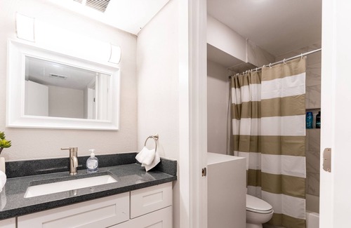 University Hills and Windsor Park Apartment | Studio w/ Great Location Near Highway to DT-A