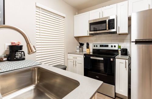 University Hills and Windsor Park Apartment | Studio w/ Great Location Near Highway to DT-A