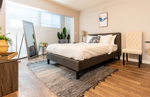 University Hills and Windsor Park Apartment | Studio w/Great Location Near Highway to DT-B