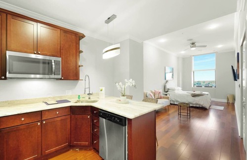 North Philadelphia East Apartment | Studio w/Pool & Scenic Rooftop