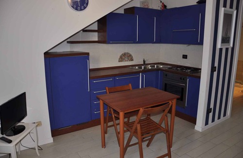 Montioni Apartment | Studio with air conditioning