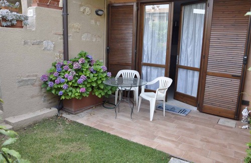 Montioni Apartment | Studio with air conditioning