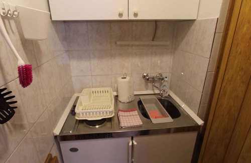 Vantacici Apartment | Studio with balcony and air conditioning