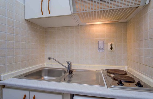 Veli Losinj Apartment | Studio with balcony and air conditioning