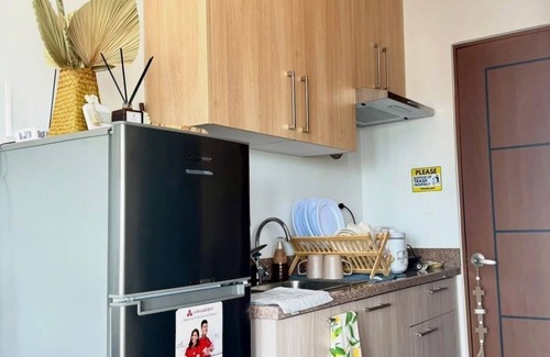Davao Apartment | Studio with Balcony, Free Netflix Streaming with washer/dryer inside the unit