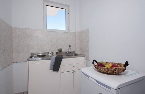 Alykes Apartment | Studio with Balcony - The Lofos Studios