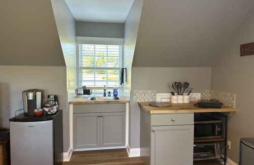 Afton Apartment | Studio with close proximity to the wineries and hiking