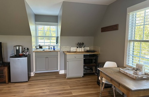 Afton Apartment | Studio with close proximity to the wineries and hiking
