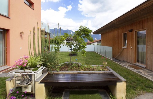 Carona Apartment | Studio with garden