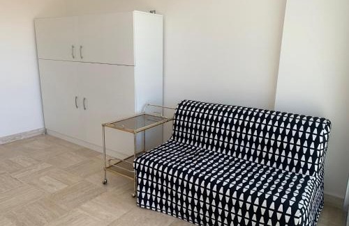 La Rousse Apartment | Studio with Private Parking