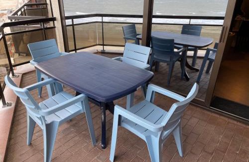 Blankenberge Apartment | Studio with Seaview