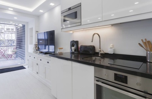 Lista Apartment | Studio with terrace and rooftop pool in Salamanca neigborhood. Full equipped, with A/C and internet