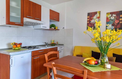 Stara Baska Apartment | Studio with terrace and air conditioning